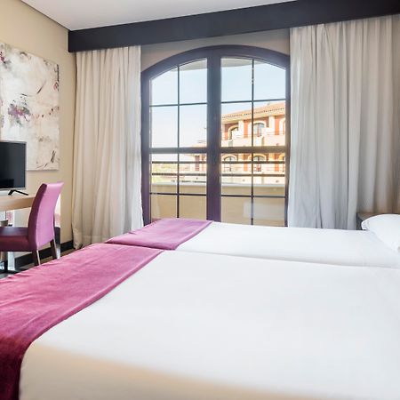 Hotel Ilunion Golf Badajoz Extérieur photo