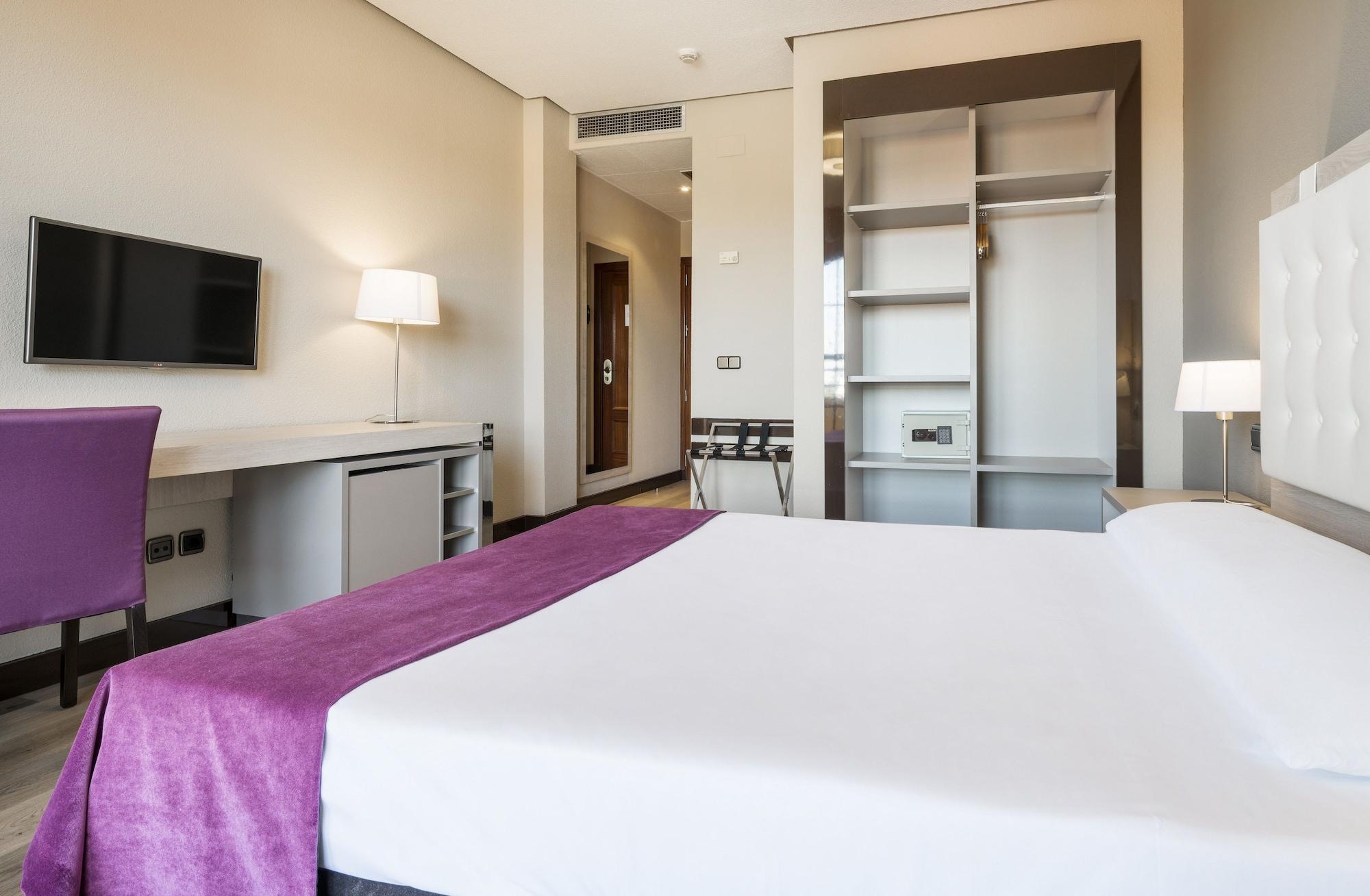 Hotel Ilunion Golf Badajoz Extérieur photo