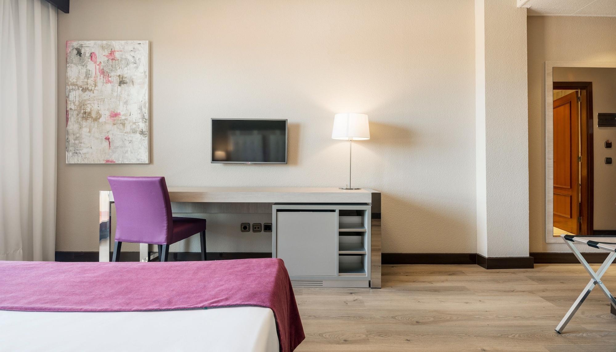 Hotel Ilunion Golf Badajoz Extérieur photo