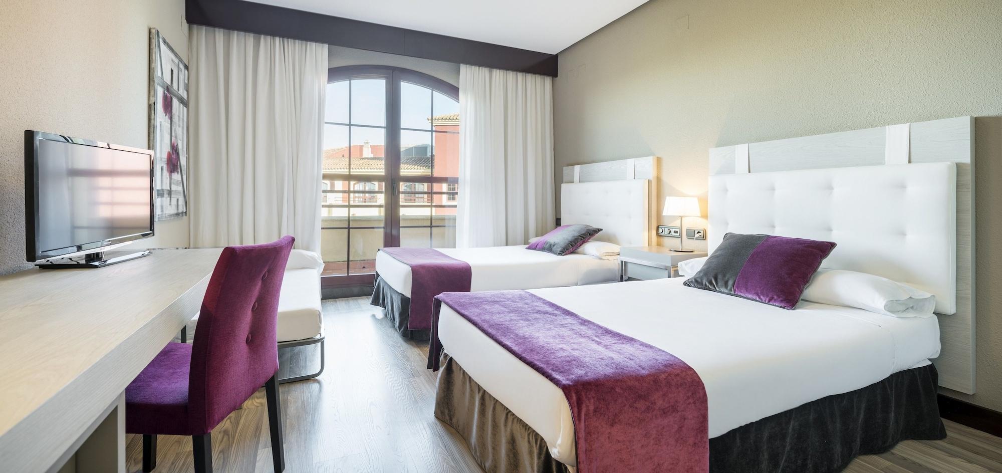 Hotel Ilunion Golf Badajoz Extérieur photo