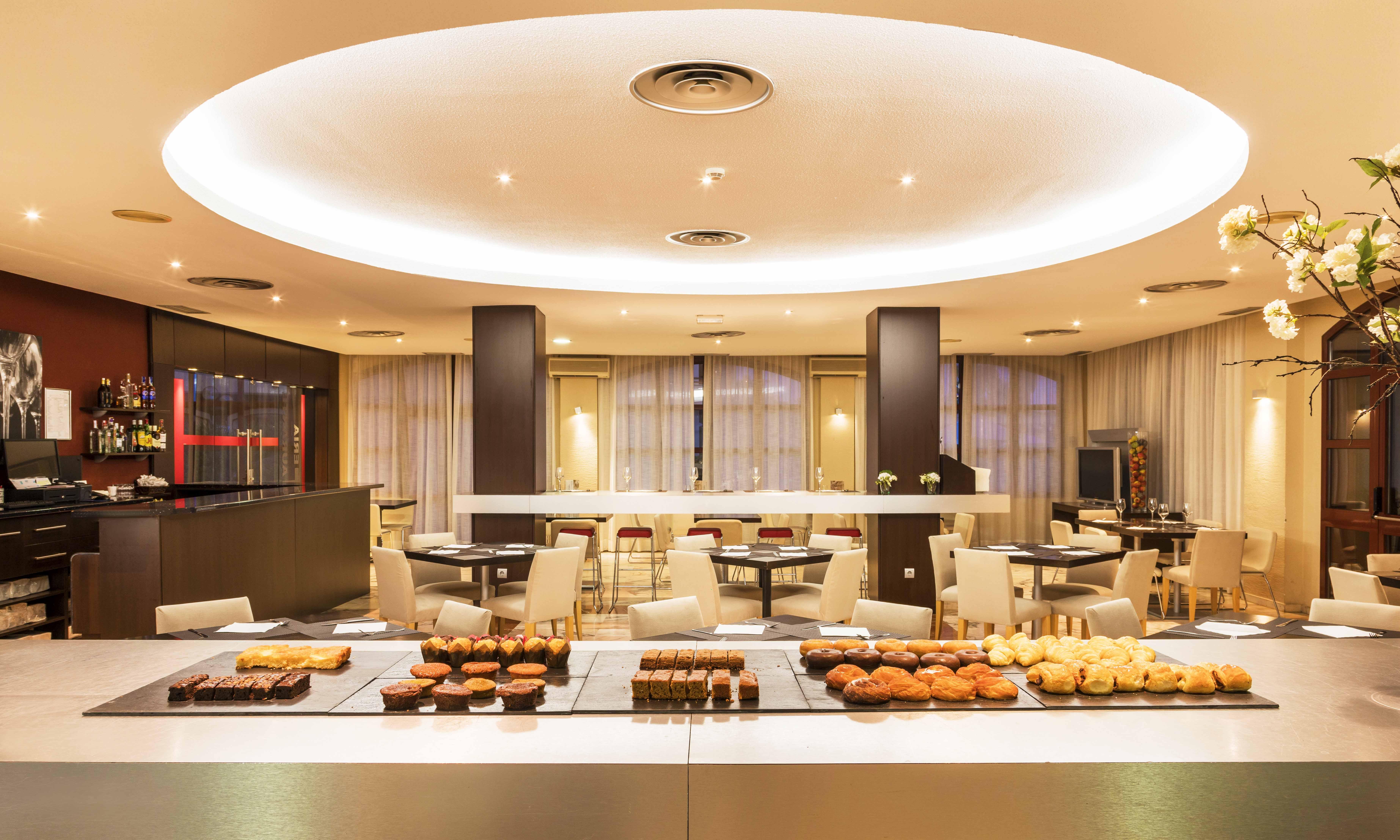Hotel Ilunion Golf Badajoz Extérieur photo