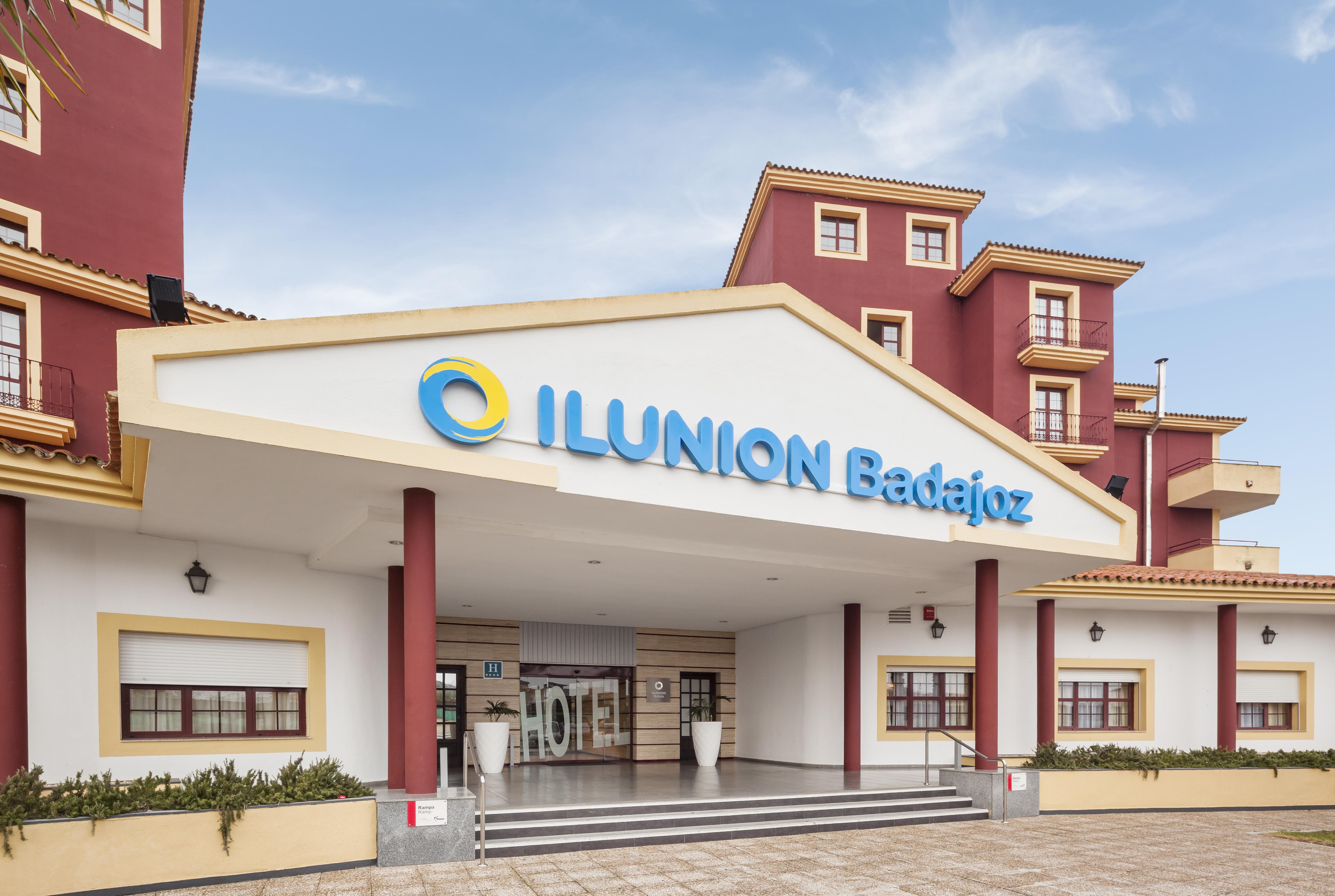 Hotel Ilunion Golf Badajoz Extérieur photo