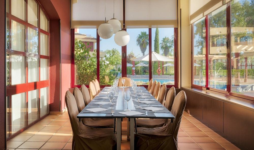 Hotel Ilunion Golf Badajoz Extérieur photo