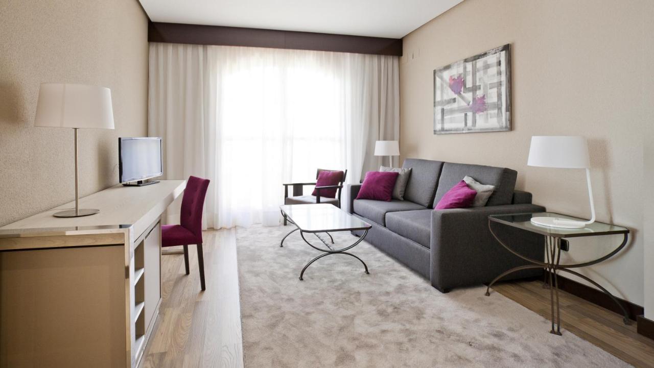 Hotel Ilunion Golf Badajoz Extérieur photo