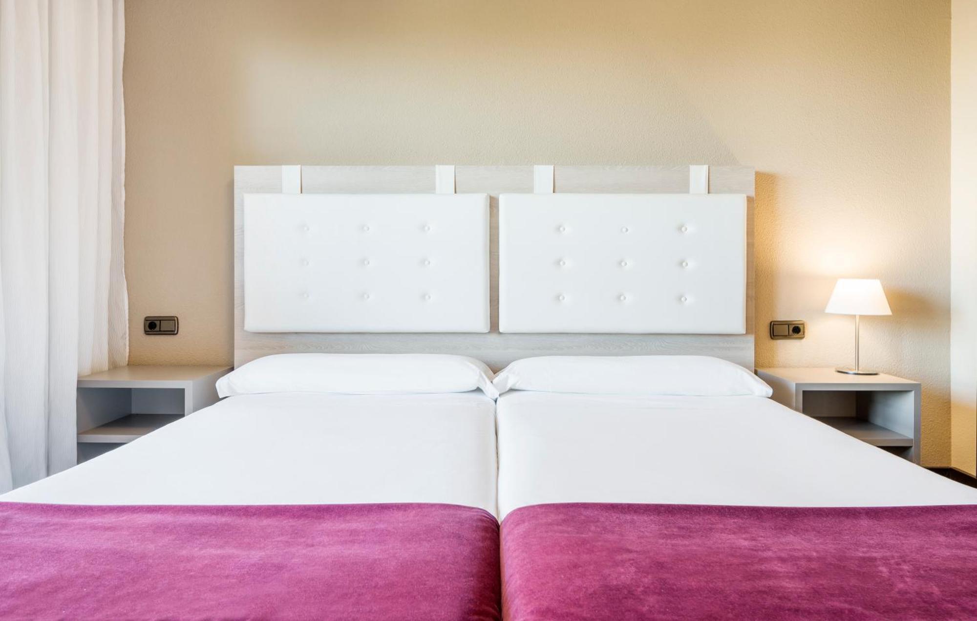 Hotel Ilunion Golf Badajoz Extérieur photo