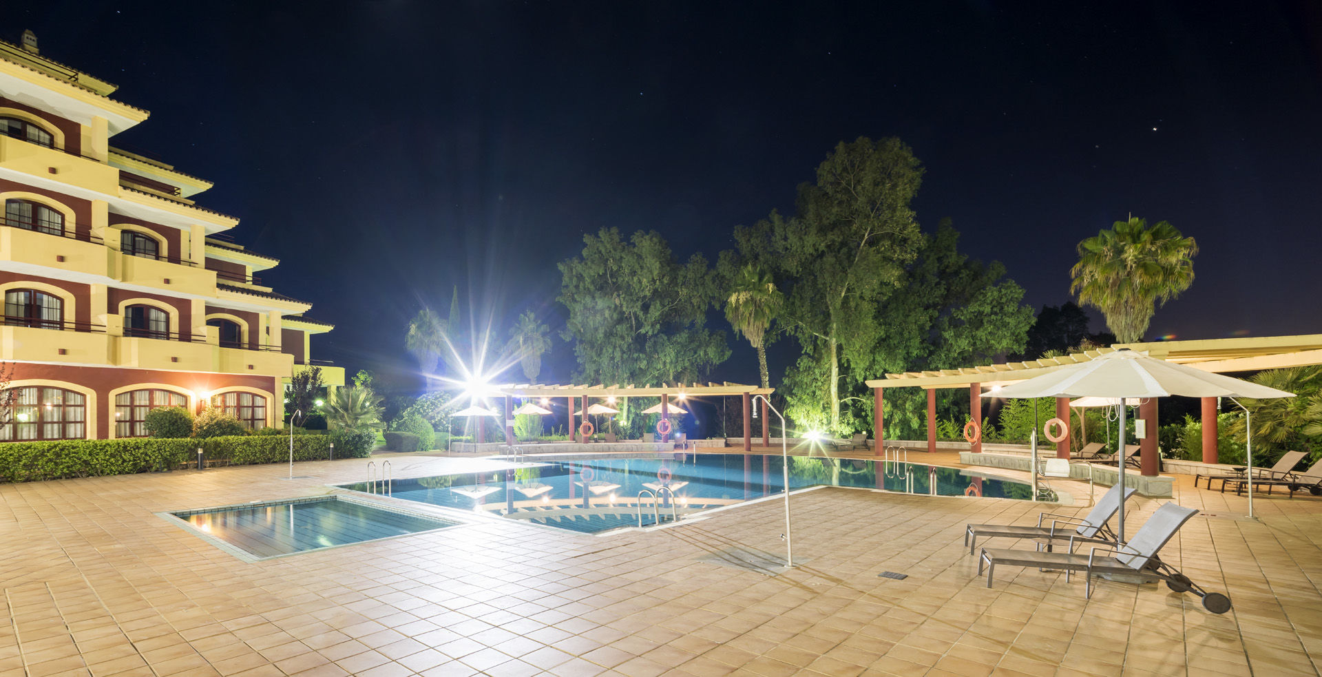 Hotel Ilunion Golf Badajoz Extérieur photo